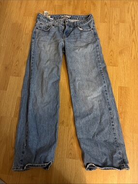 Levi's Straight Leg Jeans in Light Blue Denim